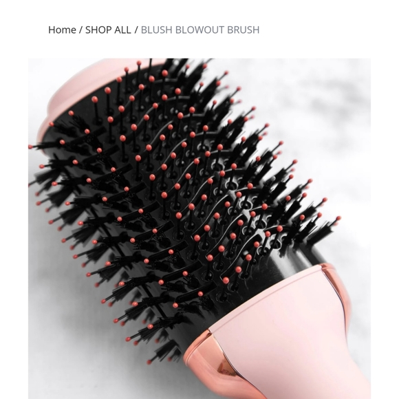 Blush blowout brush from foxybae - Picture 3 of 5